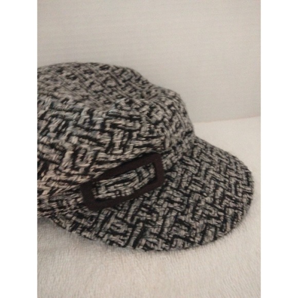 Betmar New York Women Cabbie Wool Blend Tweed Black White Hat - Picture 2 of 10
